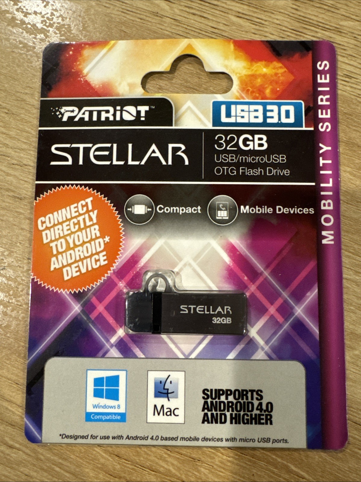 Patriot STELLAR 32GB USB 3.0/USB OTG Flash Drive For Smartphones - Compact