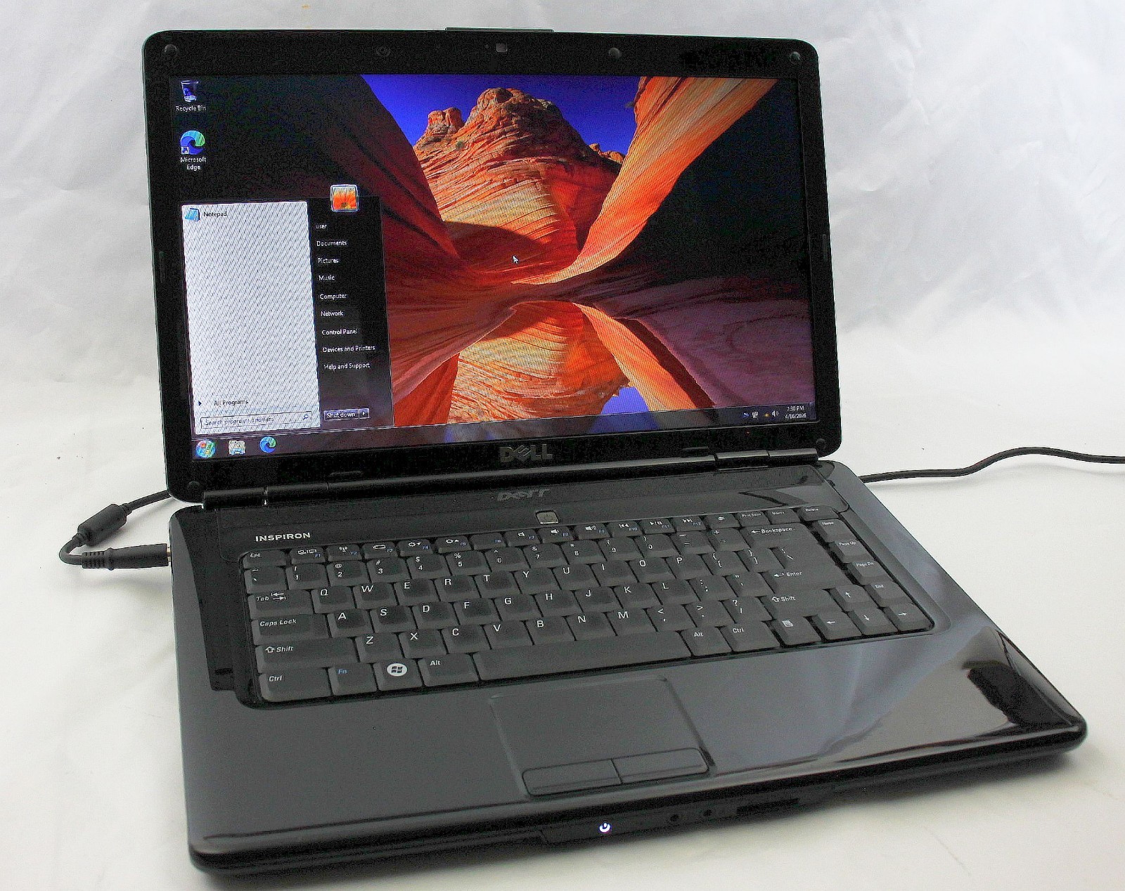 DELL INSPIRION 1545 ~ Core2Duo/ 15.6"/3G Ram/ 320G HD/WIN XP & WIN 7 ~ SERVICED