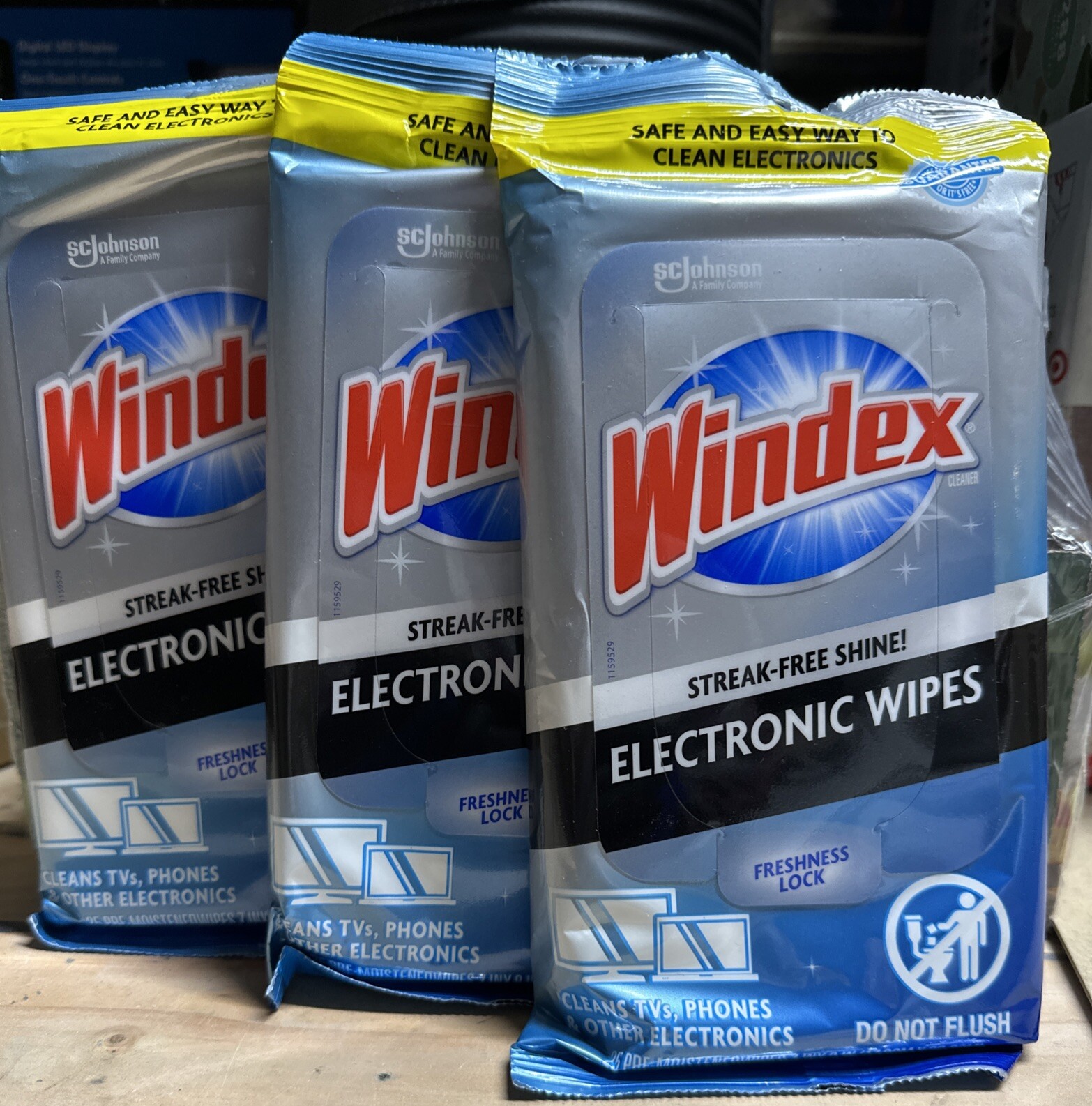 3 Pk Electronics Wipes Pre-Moistened Clean and Provide a Streak-Free Shine 75Ct