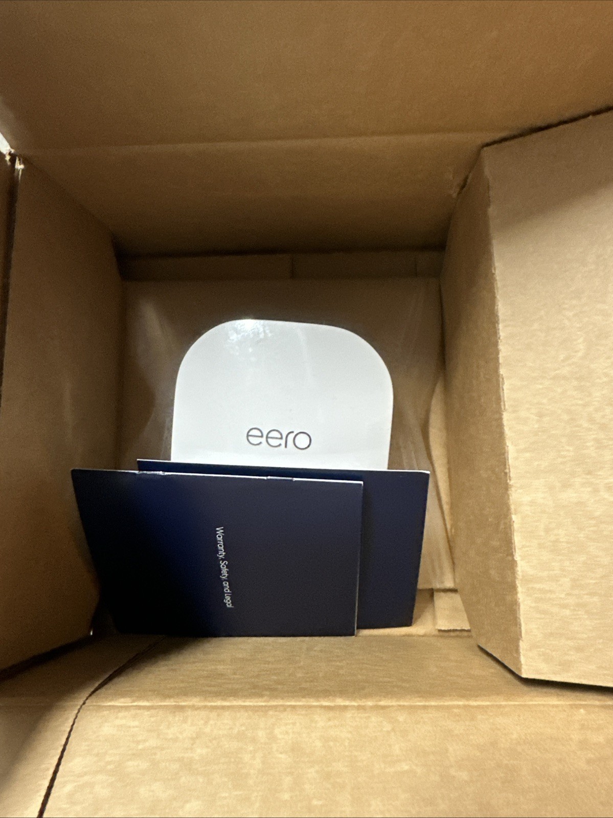 Refurbished Amazon eero 6 mesh wifi router Model: N010111 1,500 sq. ft Coverage