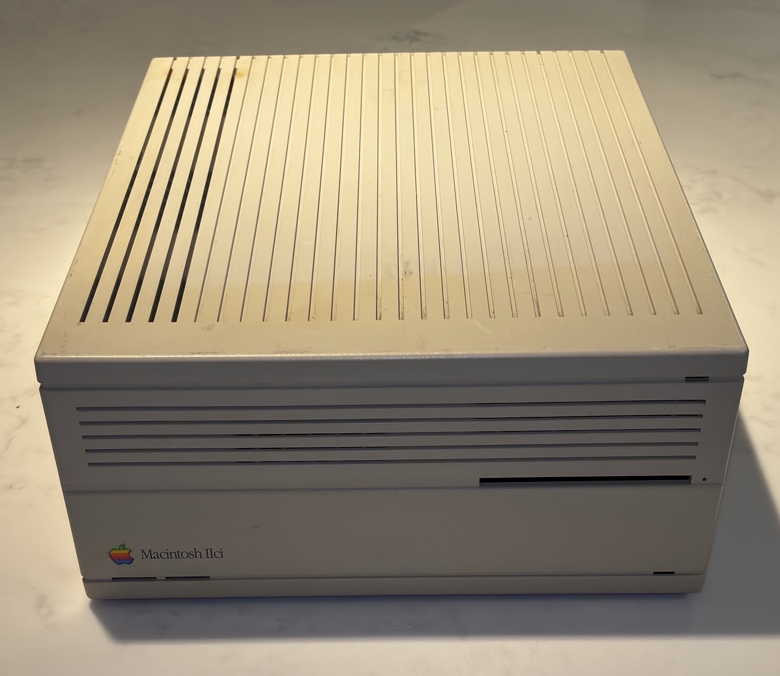 Vintage 1989 APPLE MACINTOSH IIci M5780 Desktop Personal Computer UNTESTED