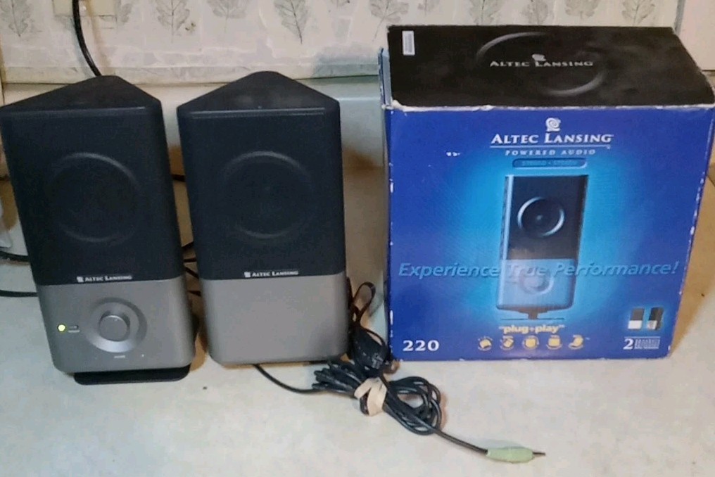 Altec Lansing 220 Computer Speakers (Tested/Working)