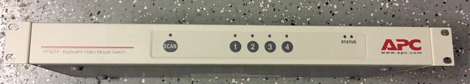 APC AP9254 4 Port KVM Switch
