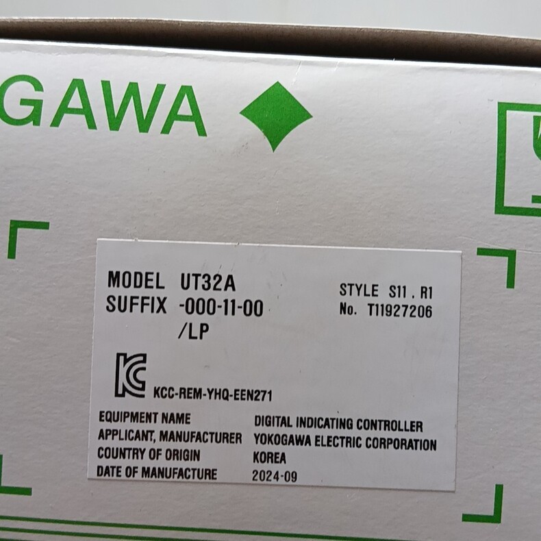 1PC New YOKOGAWA UT32A-000-11-00 Temperature Controller UT32A0001100 Via