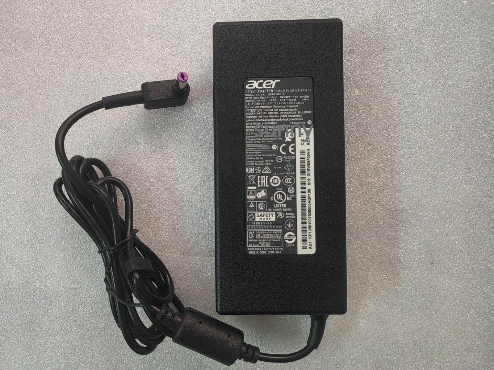 100%Original 135W 19V 7.1A ADP-135KB T For Acer N17C1 Predator Helios 300 G3-57