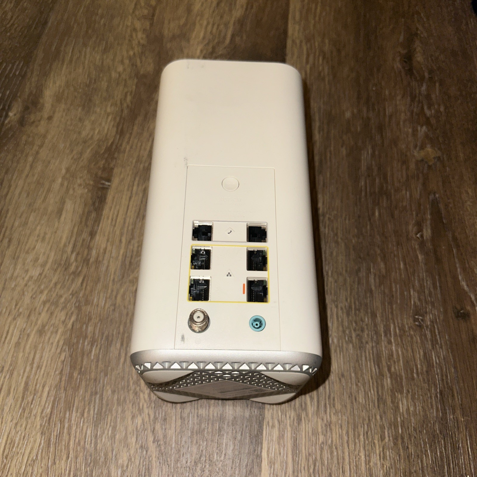 Comcast Xfinity XB7-CM GIGABIT Modem WiFi Router *NO CORDS*