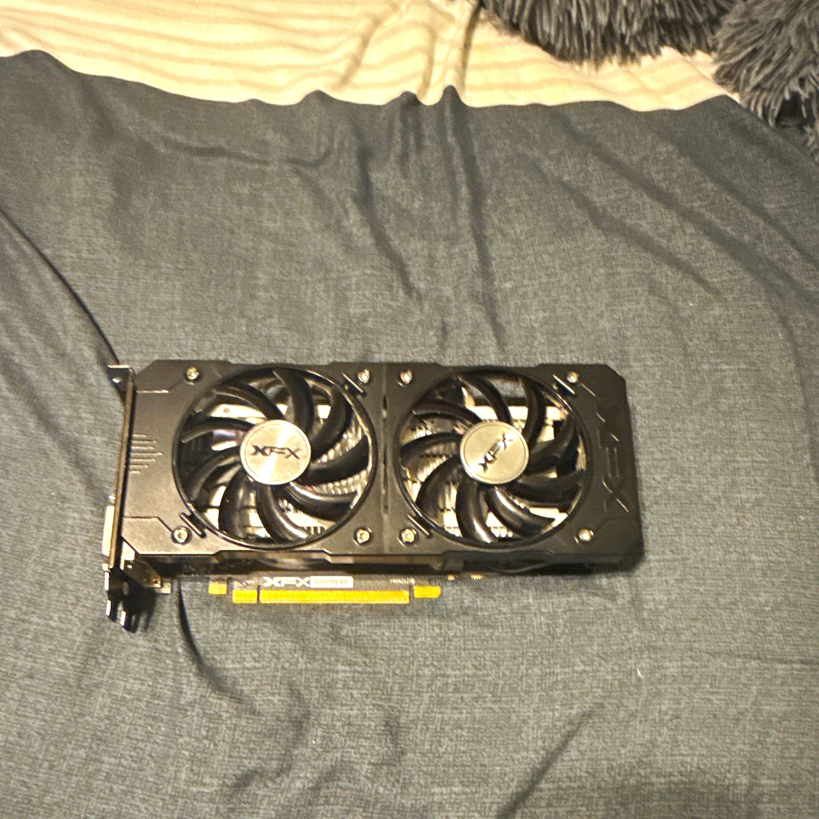 XFX AMD Radeon R7 360 2GB GDDR5 PCIe x16 Dual Fan HDMI DP DVI-D