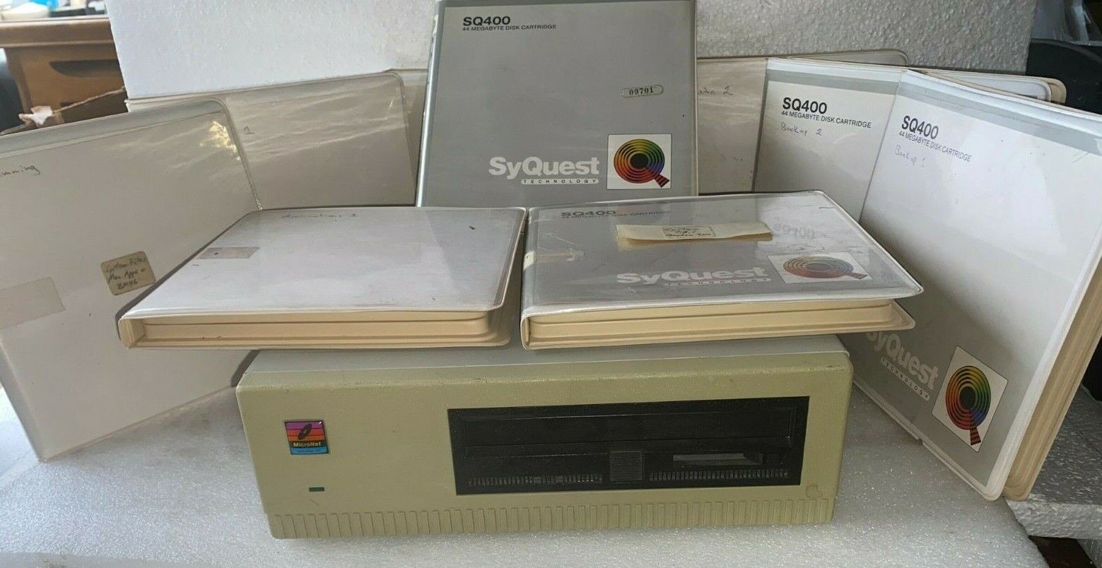 MICRONET MR-45 EXTERNAL SCSI ENCLOSURE WITH SYQUEST 9 TAPE CARTRIDGES GAMES 1++