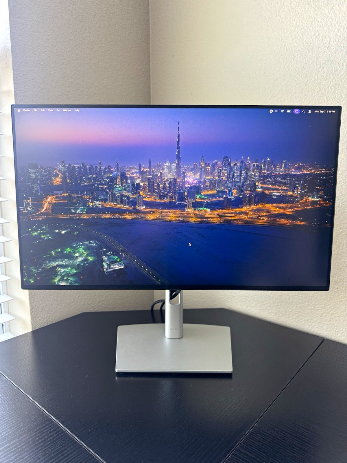 Dell UltraSharp U2422H 24" IPS LED FHD 60Hz USB-C HDMI DP USB Hub Silver
