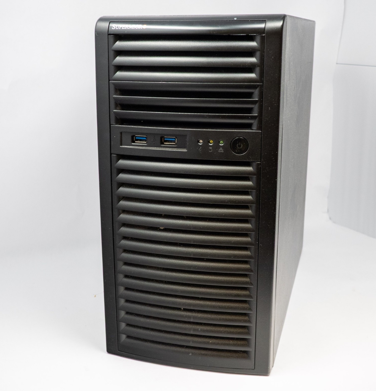 Supermicro Mid-Tower Server Chassis Case Black 2x USB 3.0 CASE ONLY