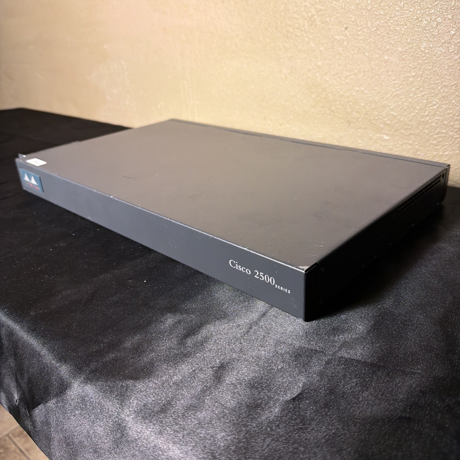 Cisco Systems 2500 Series Access Server Router 2501