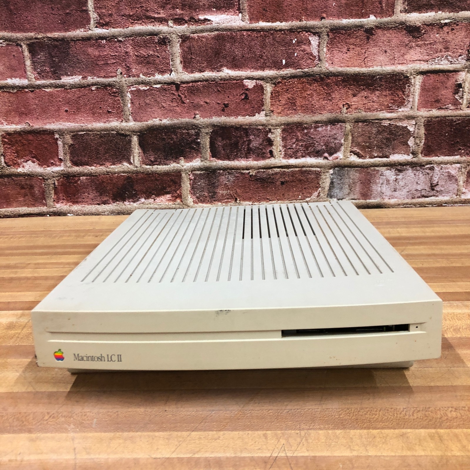 Vintage 1992 Apple Macintosh LC II M1700 Complete w/HDD - No Power