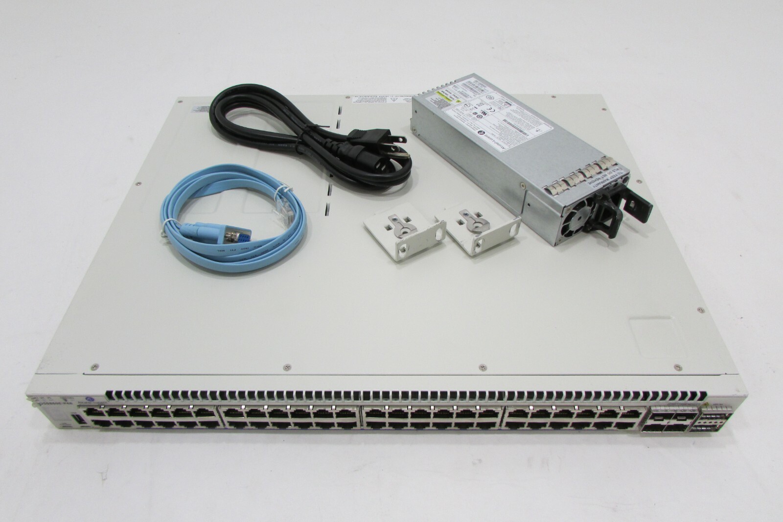 Alcatel-Lucent OS6860E-P48 Fixed-configuration chassis 48 10/100/1000 Base-T PoE