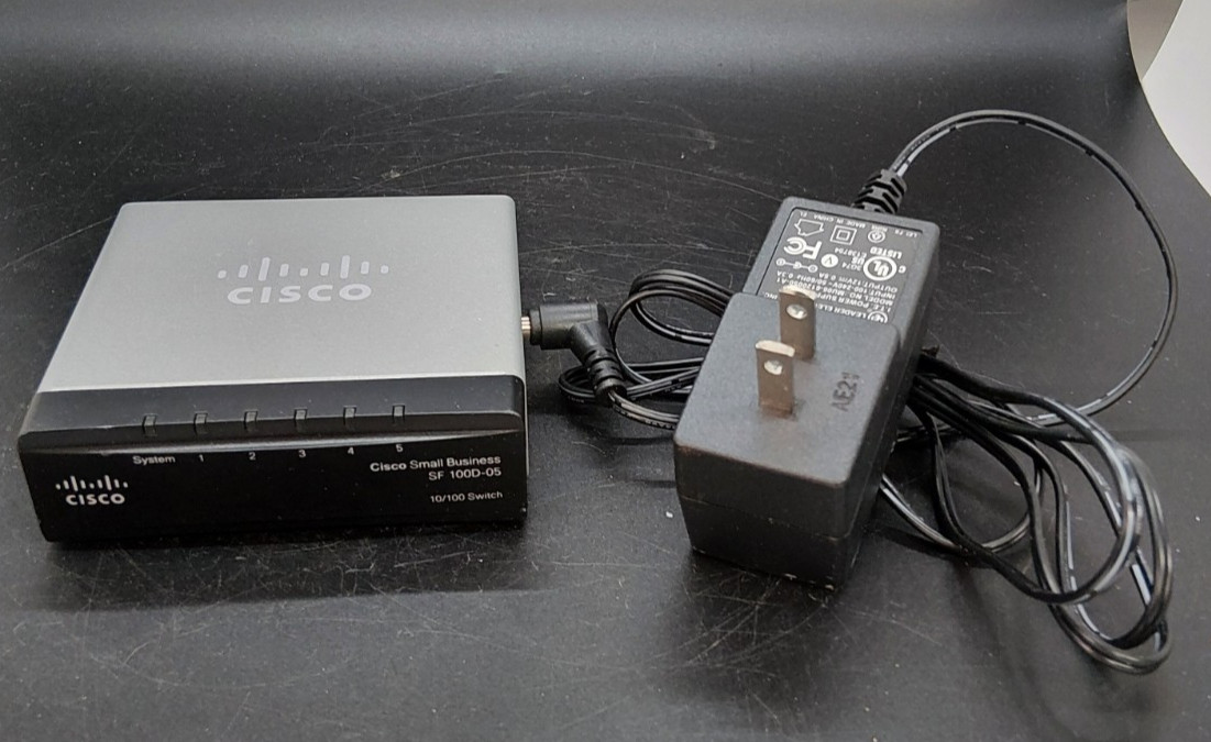 Desk Top Switch Cisco SF100D-05 5-Port 10/100  Business/Home Ethernet W/charger.