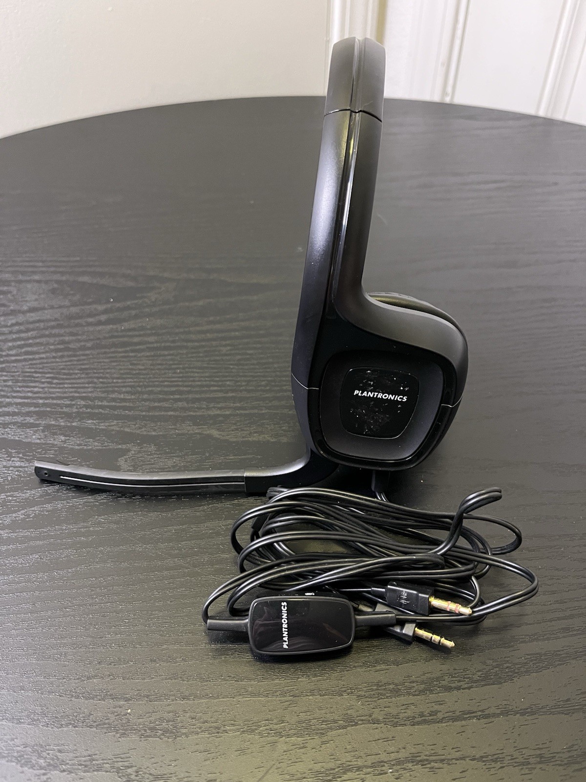 Plantronics .Audio 355 Studio Quality Sound - Inline Mute - Volume Control