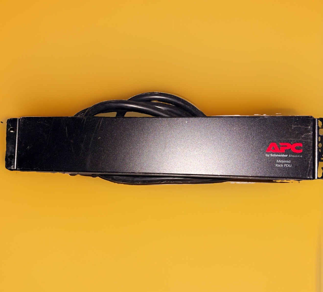 APC AP7811B Metered 2U Rack PDU 16 Outlets 200/208/240V 30A Black