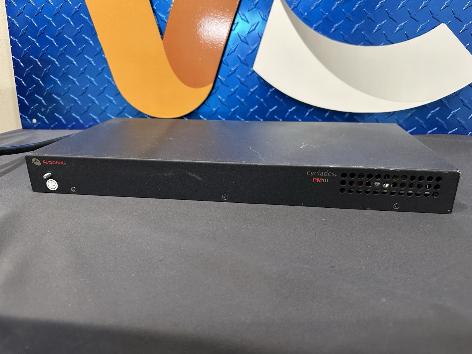 Avocent PM10-L20A CYCLADES PM10 - 20A RACK PDU 10 OUTLET - SHIPS FREE