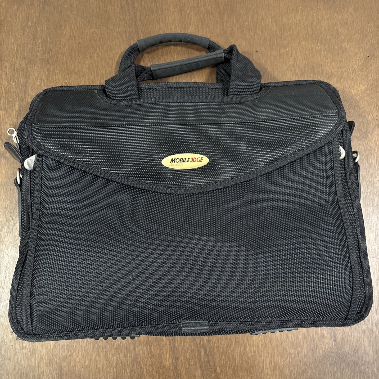 Mobile Edge  Bring It On black Labtop Carry Case Shoulder Strap.      D