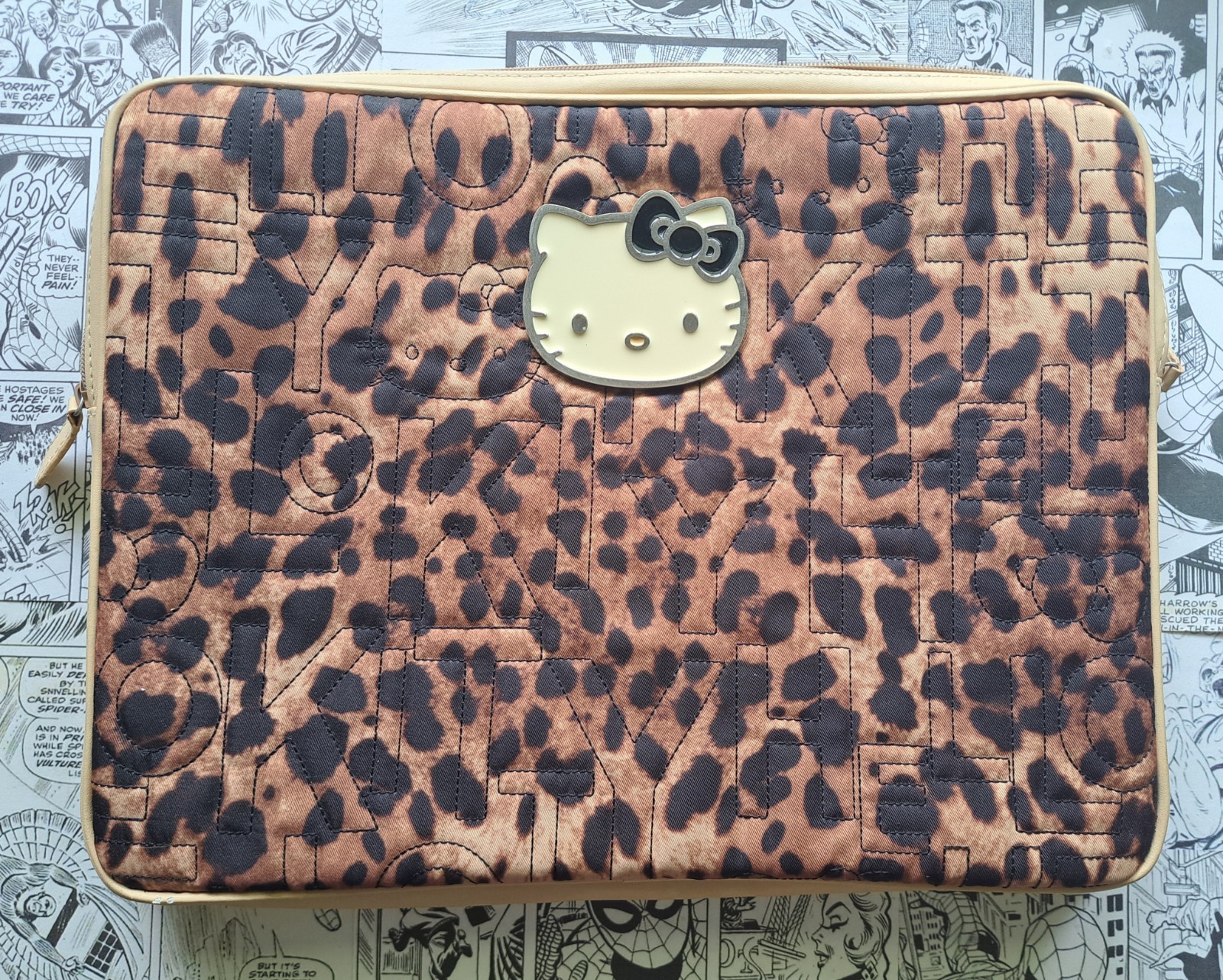 Hello Kitty Laptop Cheetah / Leopard Print Laptop Case 16" x 12" Used