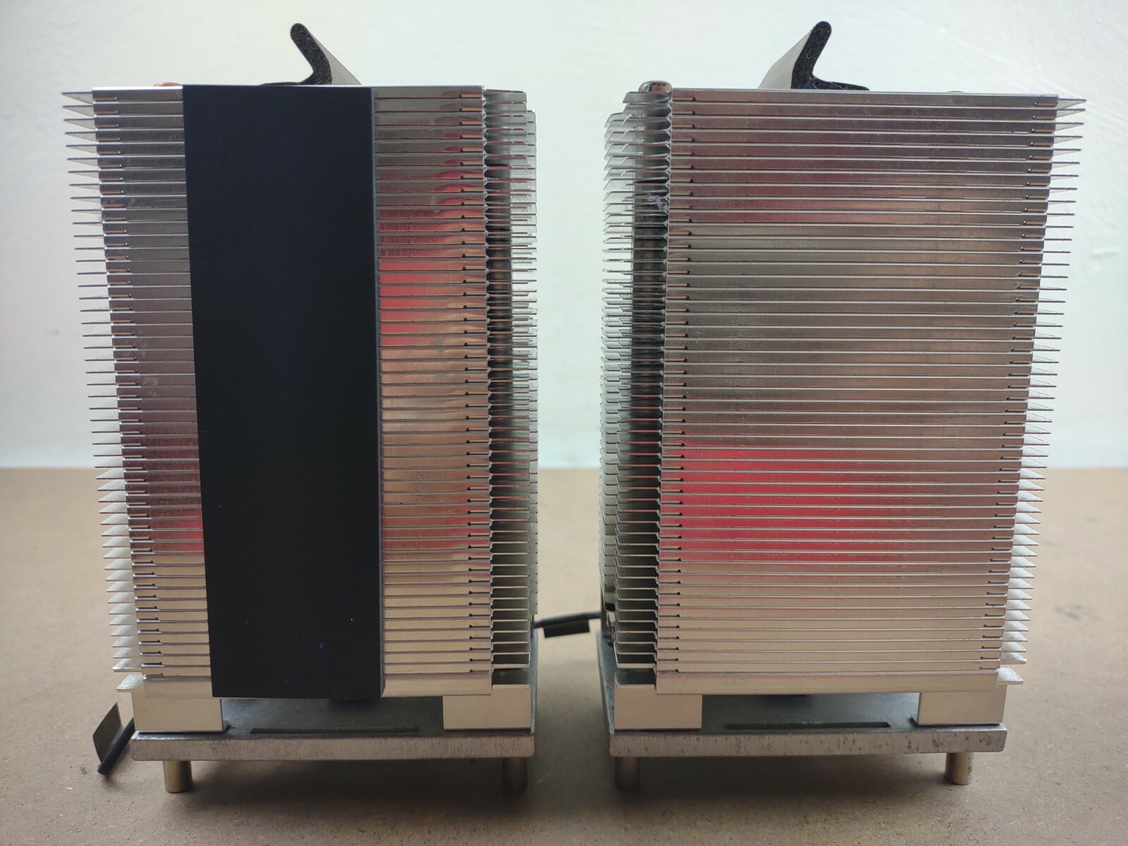 LOT 2  Apple Mac Pro MA356LL/A CPU Heatsink w/  Sensor A1186 593-0601-B A1186