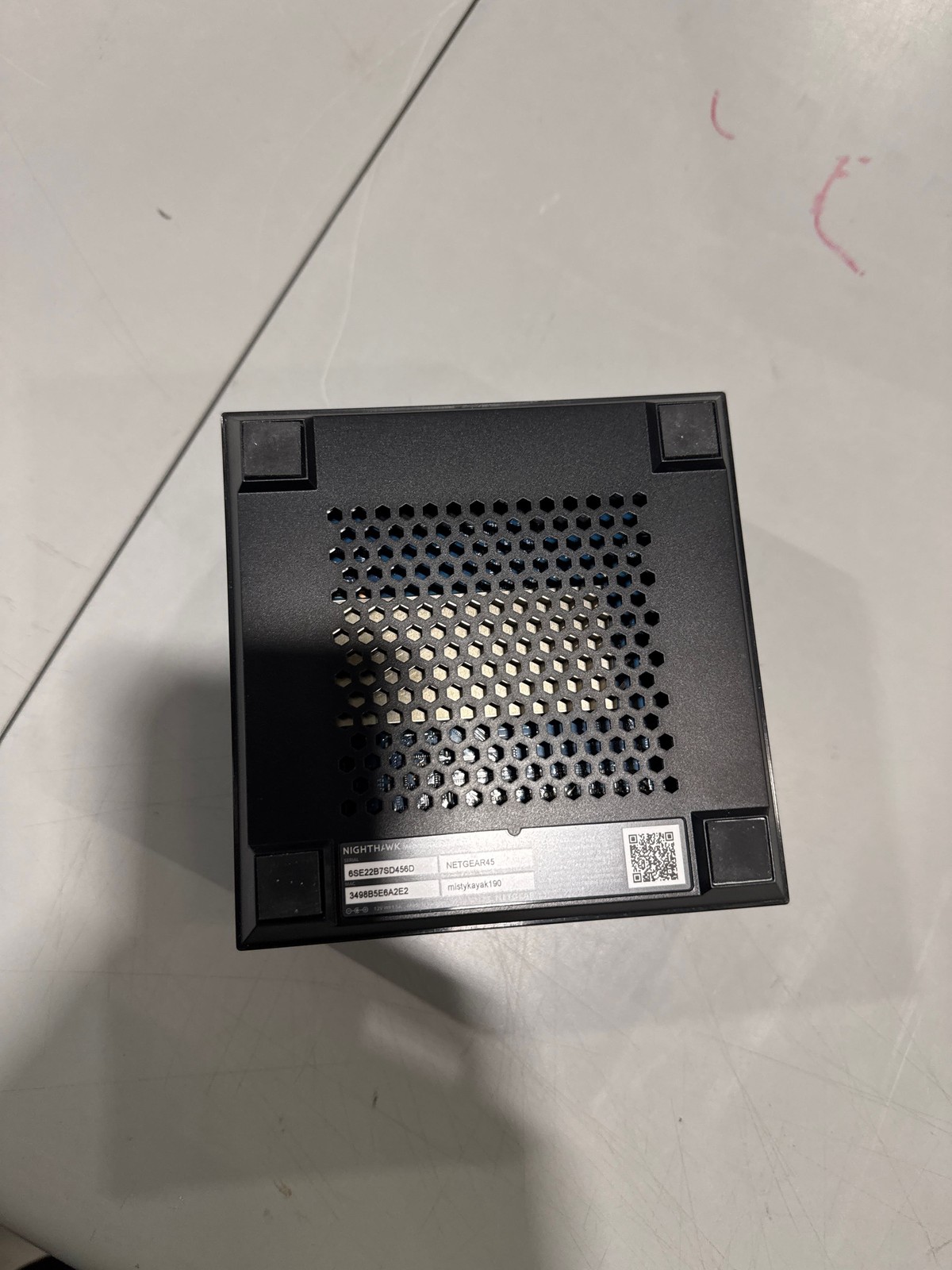 BLACK - NETGEAR MS70