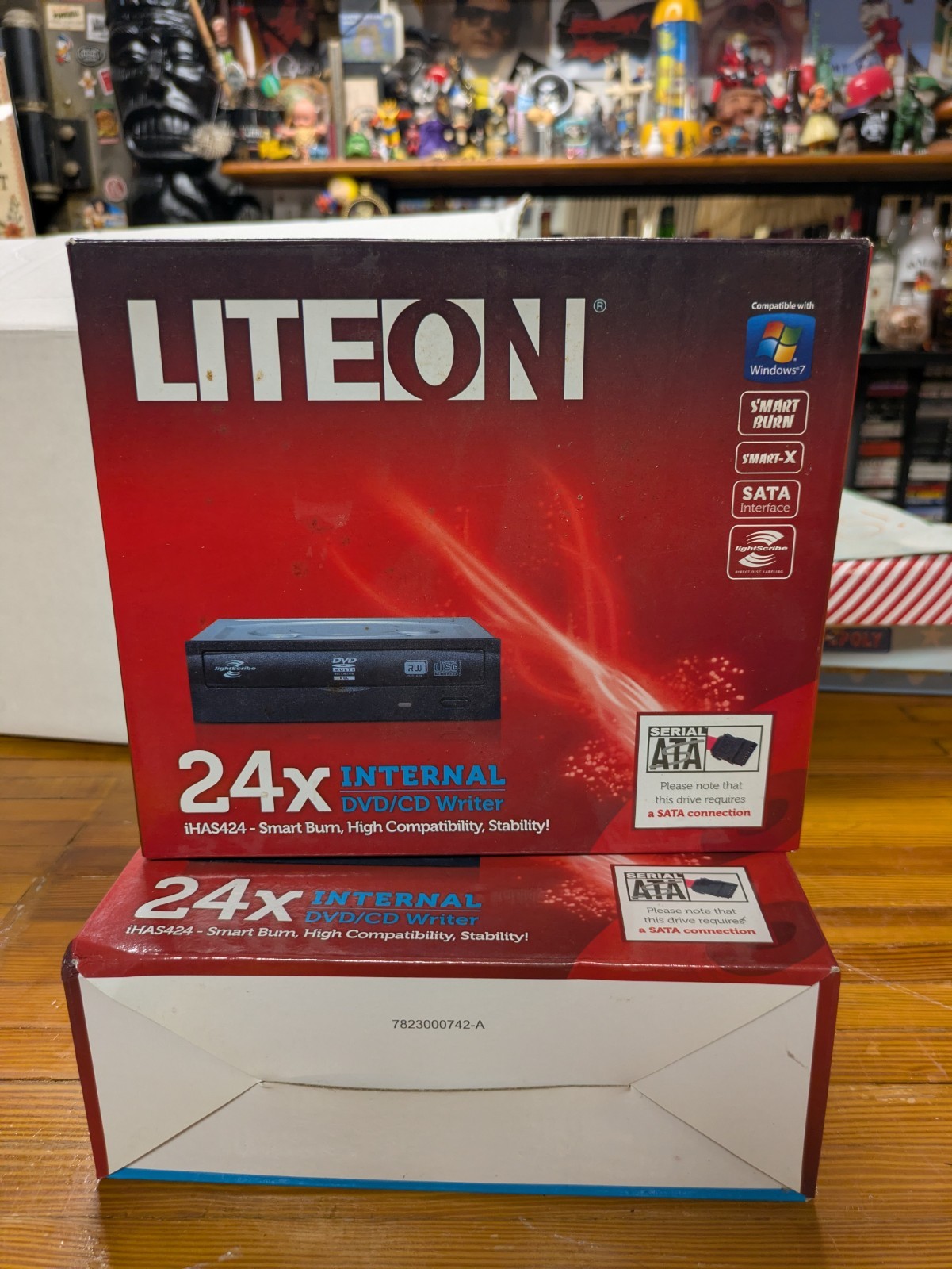 Lite-On iHAS424-98B 24x Internal SATA DVD/CD Writer RW Smart Burn - Sealed Box