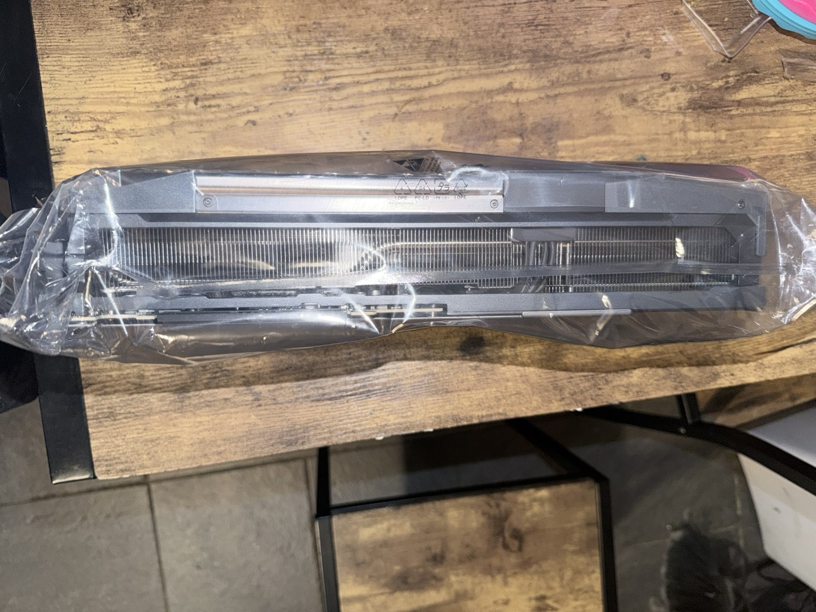 MSI SUPRIM NVIDIA GEFORCE RTX 5080 16GB DDR7 GRAPHICS CARD - SUPRIM SOC