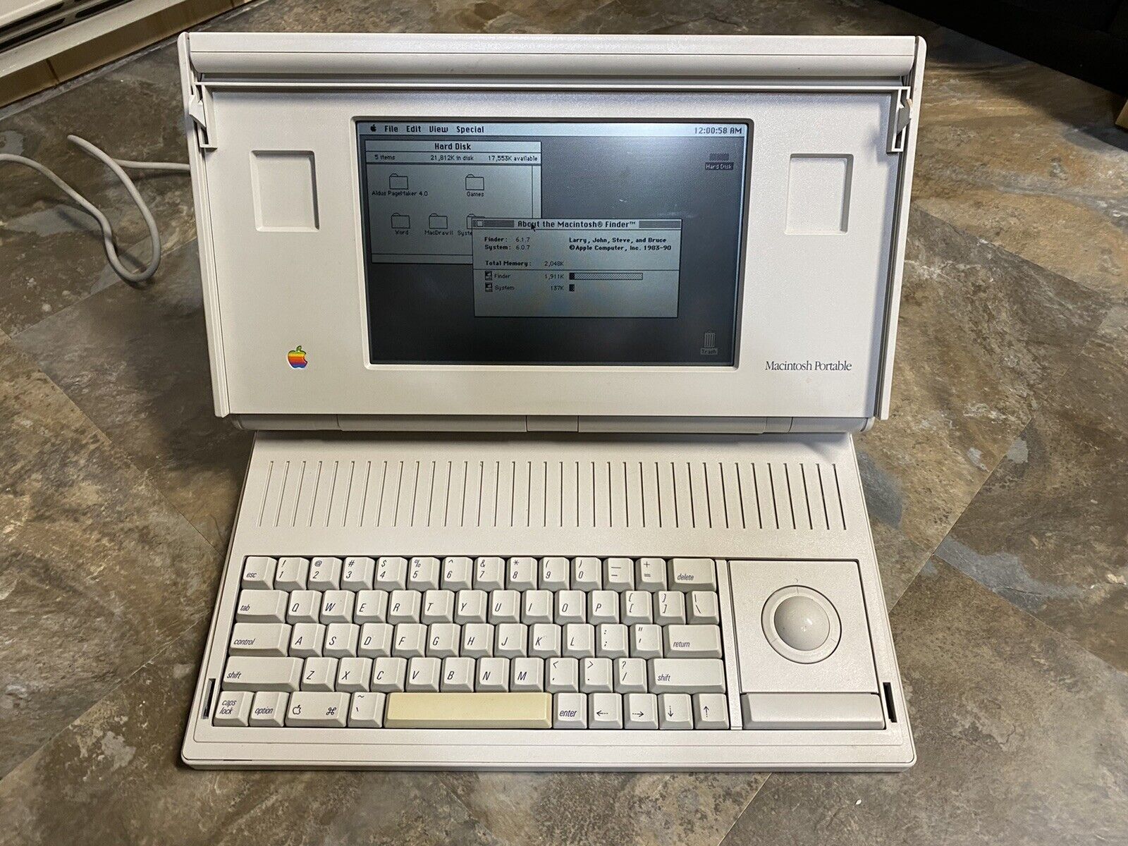 Macintosh Portable M5120, 2mb RAM, 40MB Apple HD, Recapped, Case, Working +