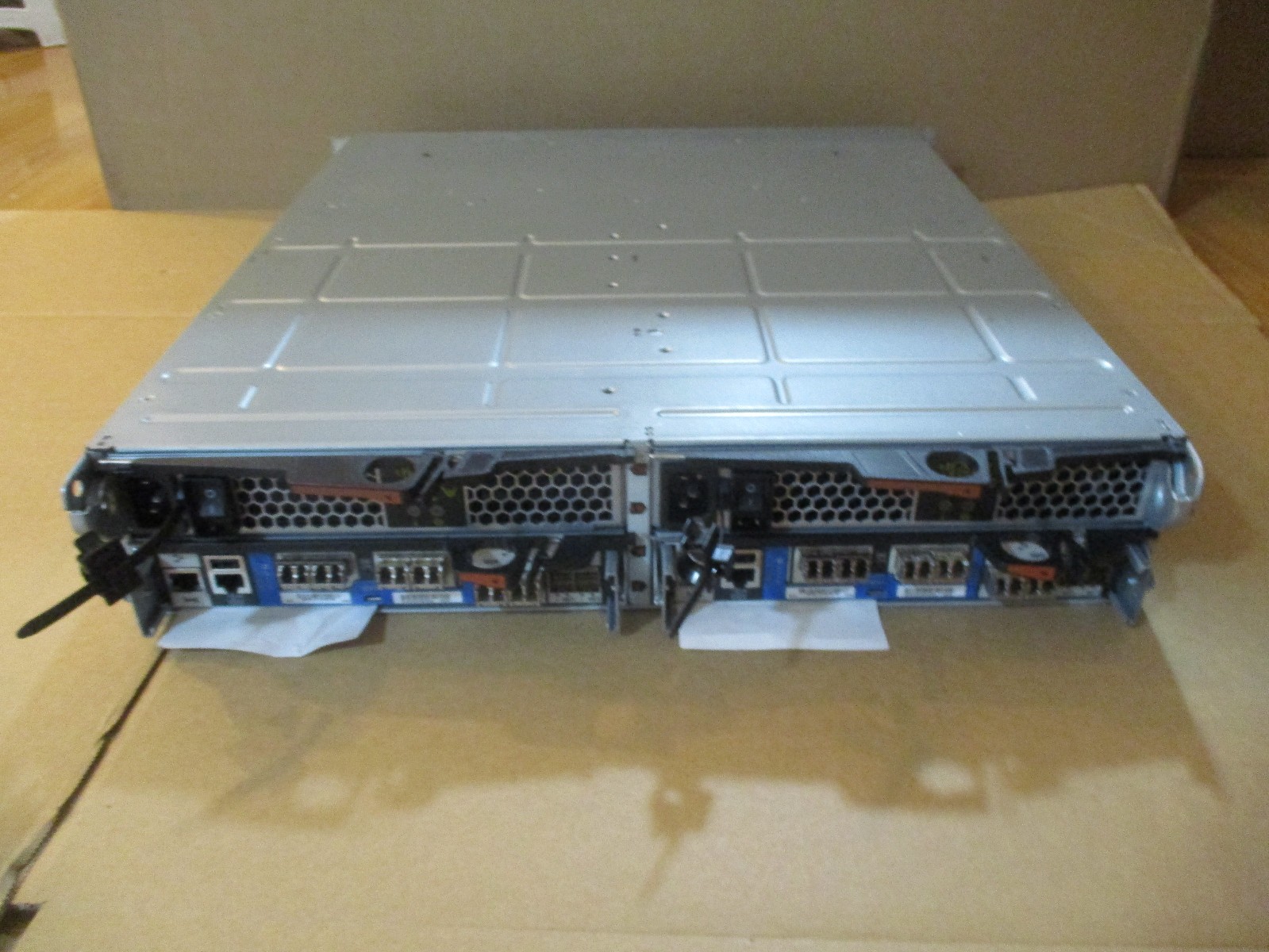 Netapp FAS2750 STORAGE  ARRAYS w/ 2 X 111-04373  111-04333 controllers, PSU x  2