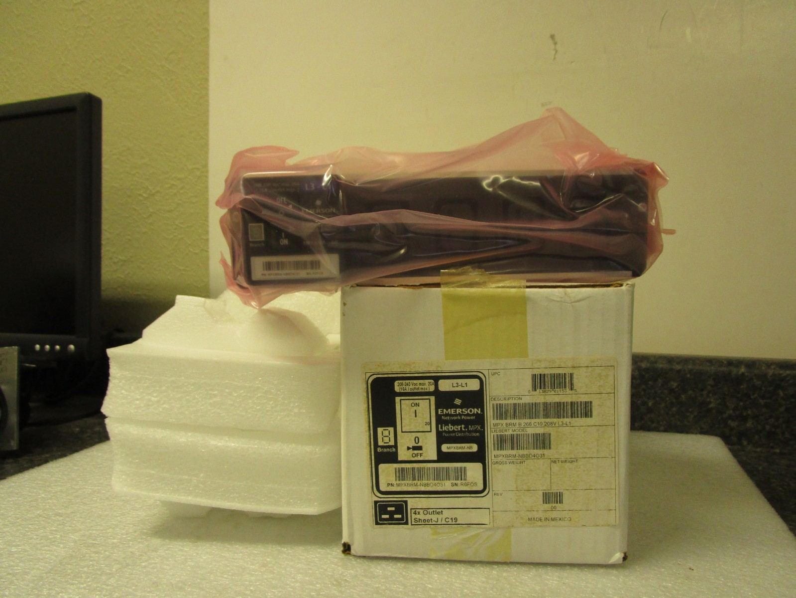 New Emerson Liebert Receptacle Management 4 Outlet Power Control Unit SheetJ/C19