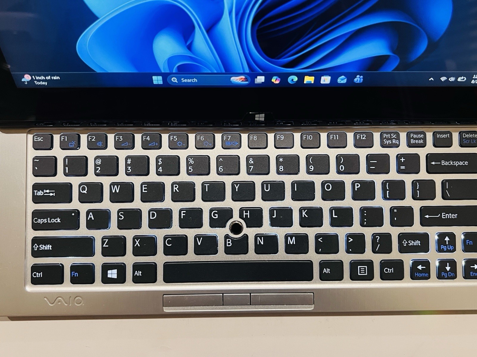 SONY ULTRABOOK SVD112A1WL 11.6” Sliding Hybrid i5 6G 500GB SSD TOUCH, Win 11 PRO