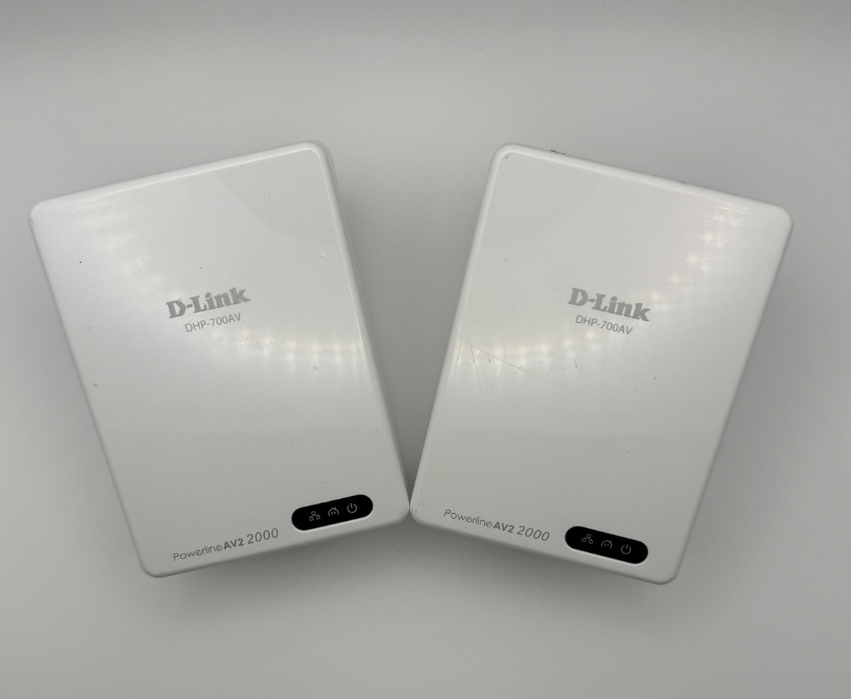 Two D-Link DHP-700AV PowerLine AV2 2000