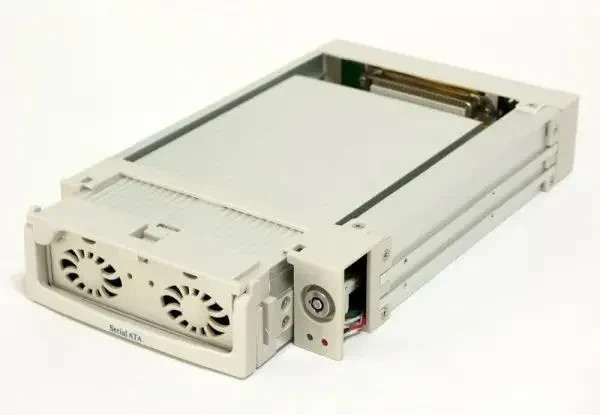 AgeStar AMR2 IDE Mobile Rack w/ KEYS & Western Digital WD400 40mb HD