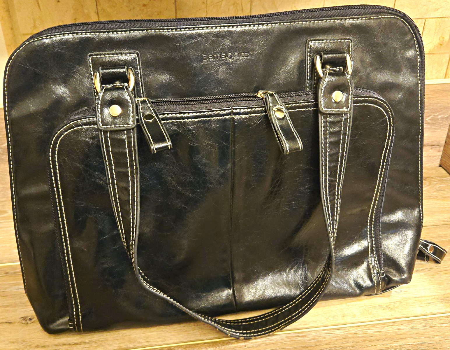 Samsonite Heritage Travelware Black Leather 15 in Padded Briefcase Floral