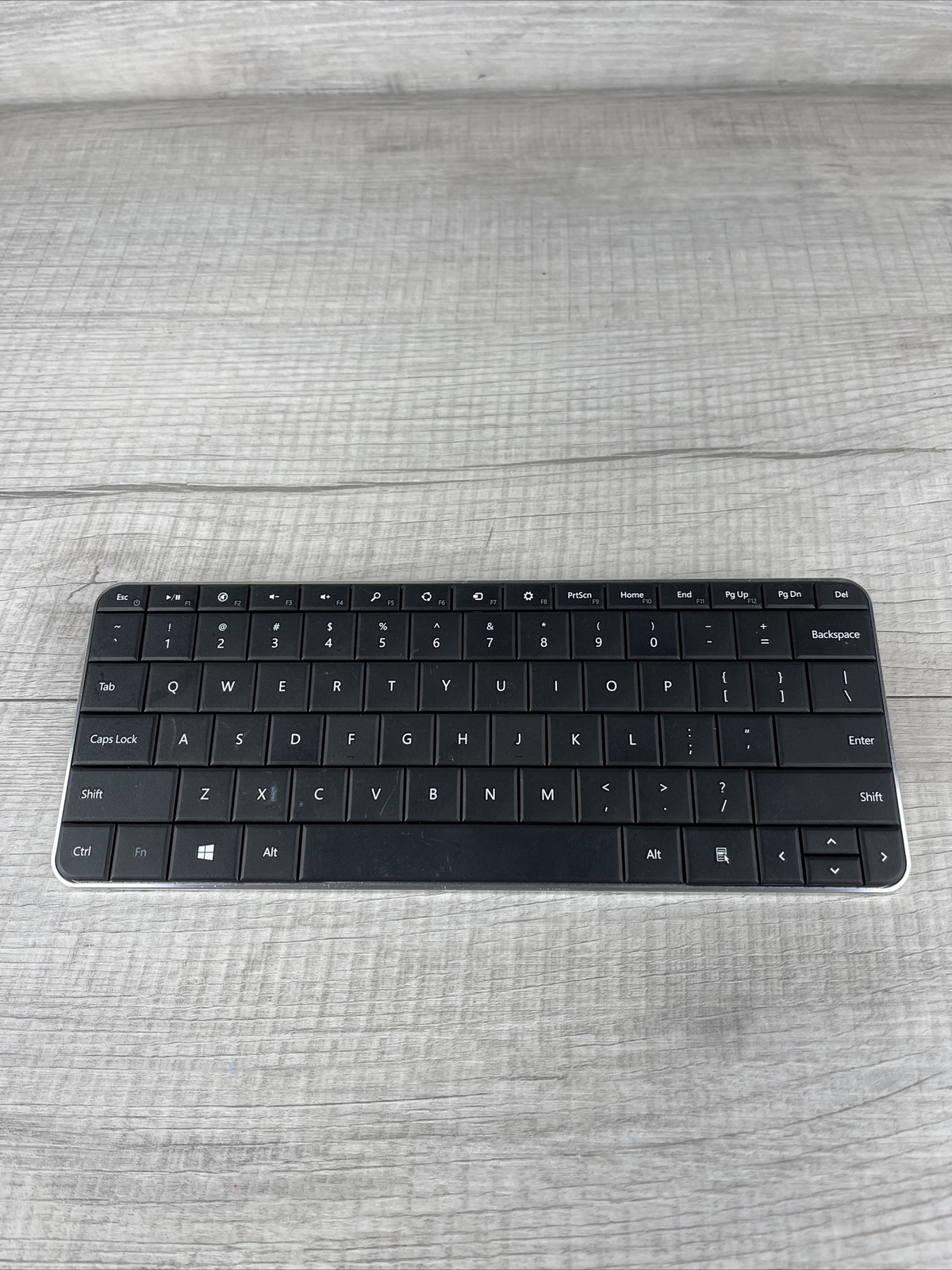 Microsoft KT-1120 Wedge Wireless Compact Keyboard -m