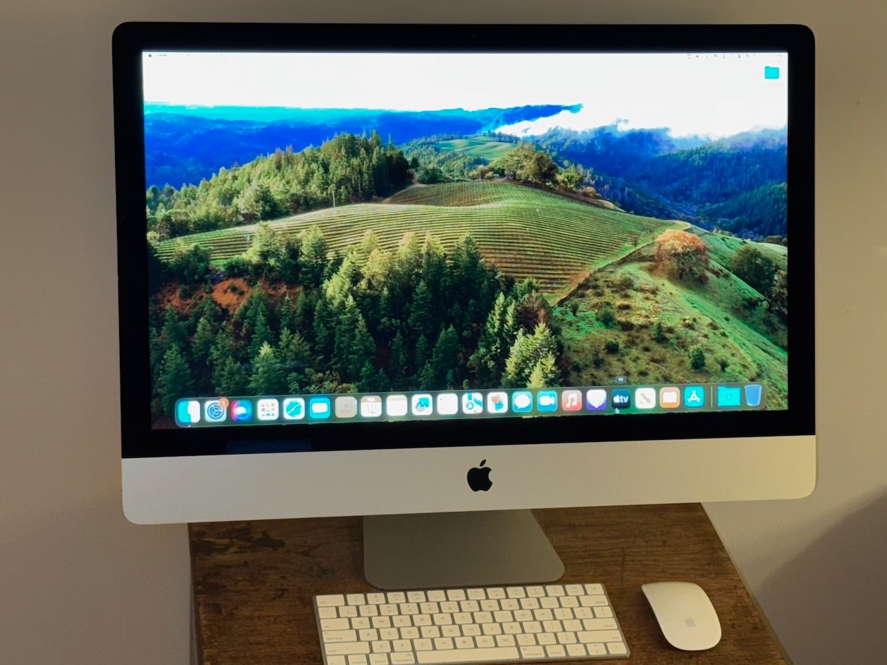 Apple iMac 21" Retina 4K Desktop • 16 GB RAM • Warranty • OS 2022 • Bundle Deal