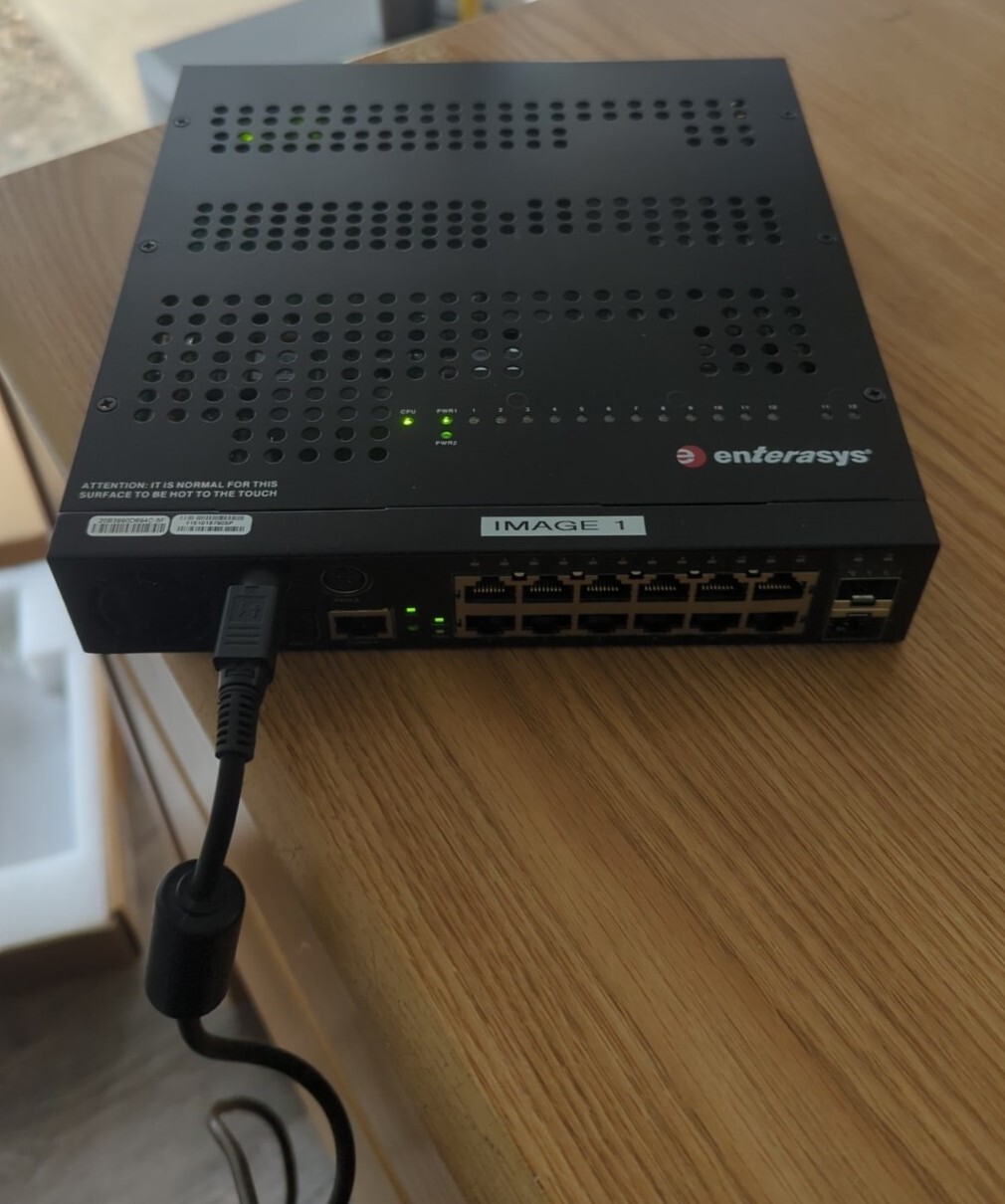 SEE VIDEO - Enterasys Extreme Networks D2 D2G124-12P Switch 12 port managed Used