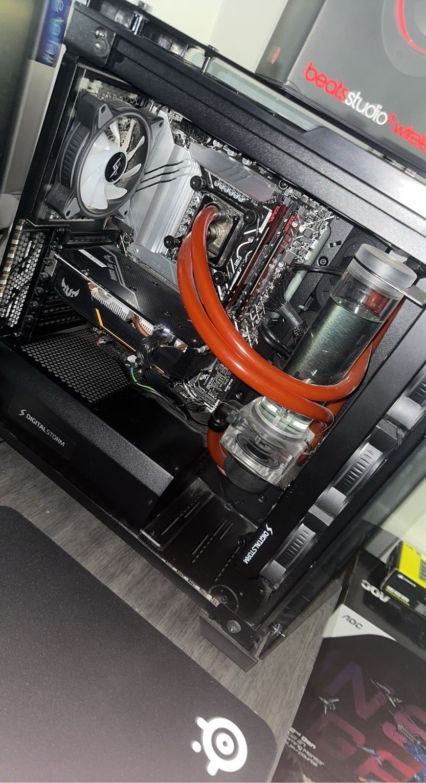 Digital Storm Lumos Gaming PC