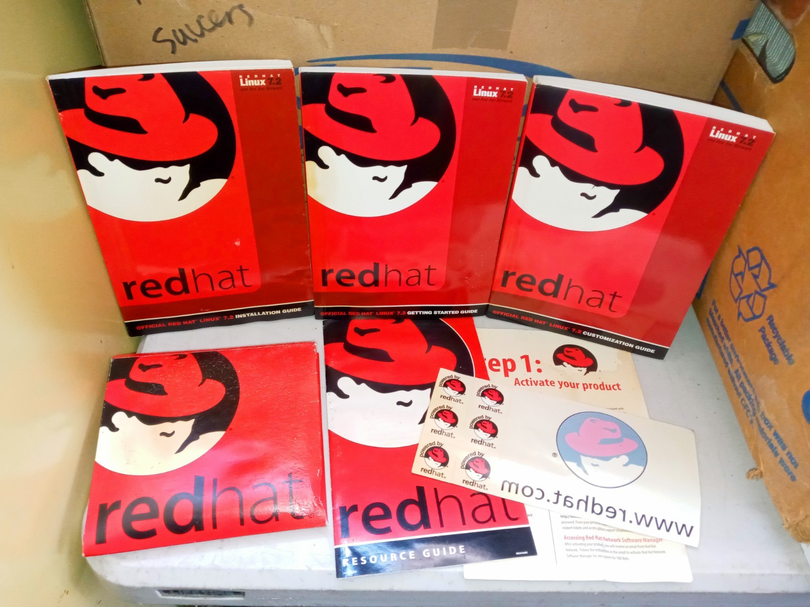 RED HAT LINUX 7.2 - VINTAGE 2001 OPERATING SYSTEM 11 CD's & Manual Guides