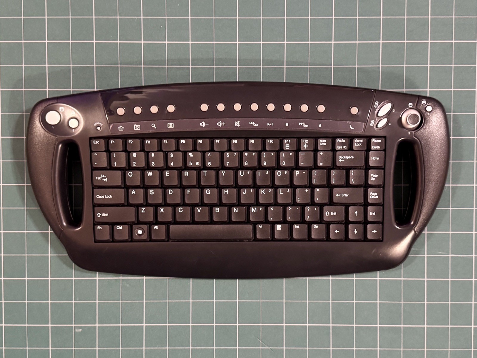 BTC Wireless Keyboard/Mouse 9019URF Vintage Handheld Keyboard (No Receiver)