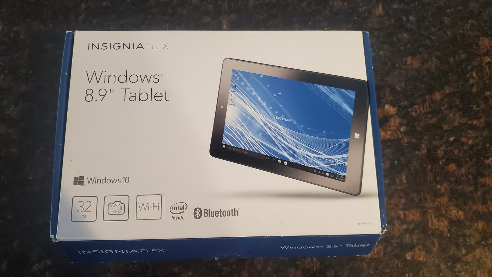 Insignia Flex 8.9" Tablet Windows 8.9" 32GB Intel Quad Core Z3735F Black