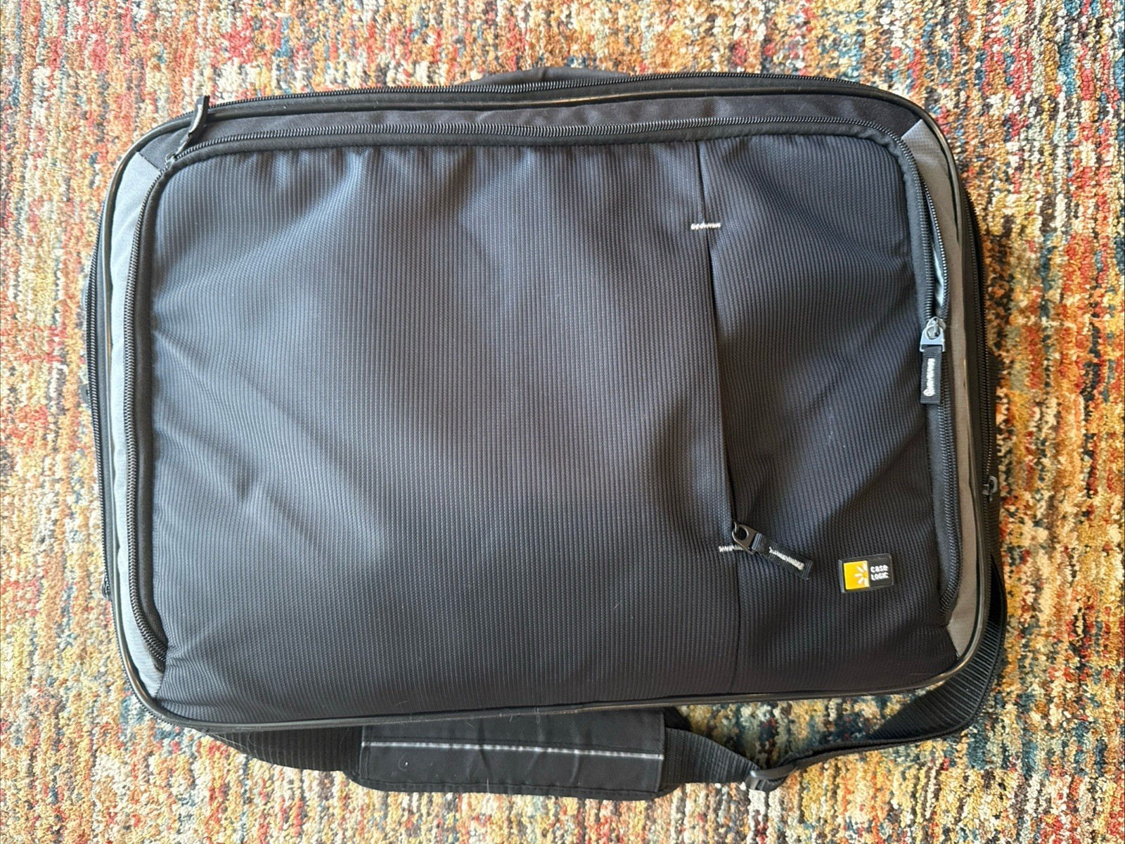 CASE LOGIC VNC-218 LAPTOP NOTEBOOK COMPUTER CASE 17” x 19” Oversized Gently Used