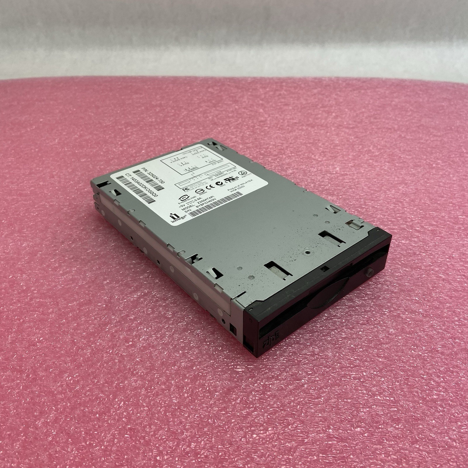 IOMEGA Z250ATAPI 250MB Internal ZIP Drive No Cables G2U