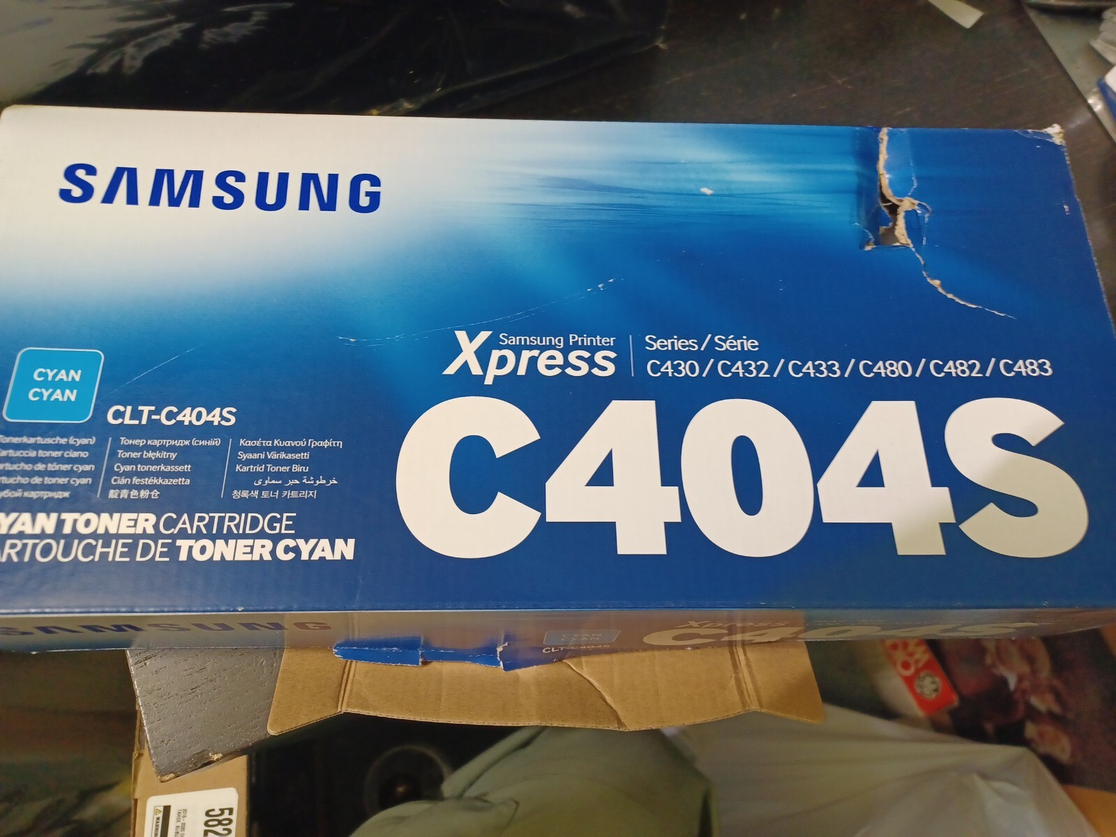 Samsung CLT-C404S Toner Cartridge - Cyan (BLUE)  DAMAGE TO BOX ONLY. ITEM NEW.