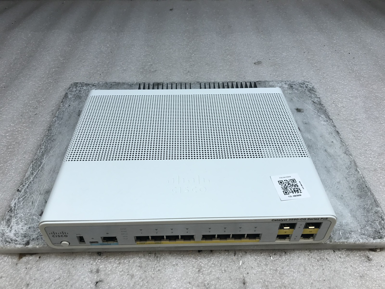 Cisco WS-C3560CG-8PC-S V03 8-Port Gigabit PoE+ Compact Switch