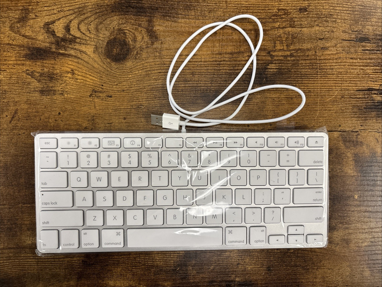 New Apple A1242 Wired USB Aluminum Keyboard 2 USB Ports STILL SEALED