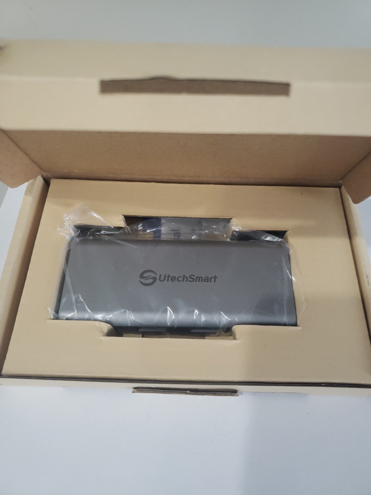 UtechSmart 6 In 1 USB-C Hub