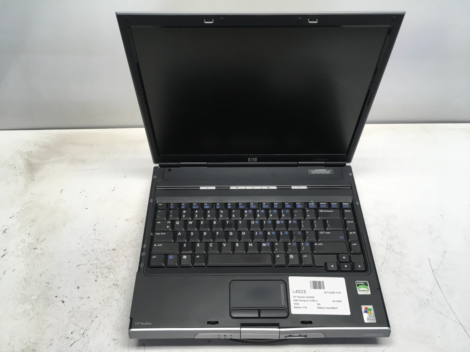 HP Pavilion ZE2000 AMD Sempron 1.6GHz No RAM/HDD - Parts/Repair