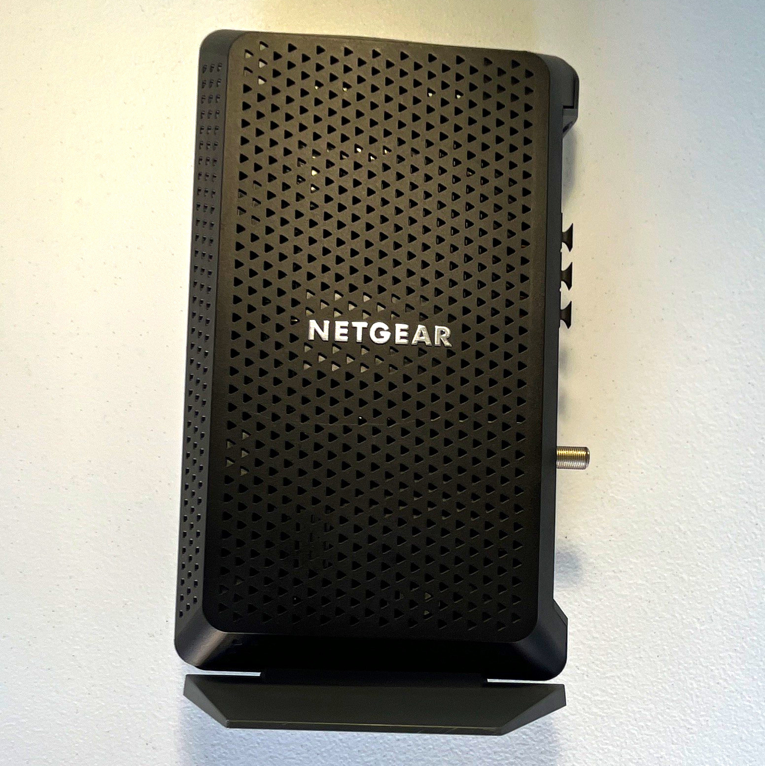 NETGEAR Nighthawk CM1200 DOCSIS 3.1 Cable Modem, Black, no power cord