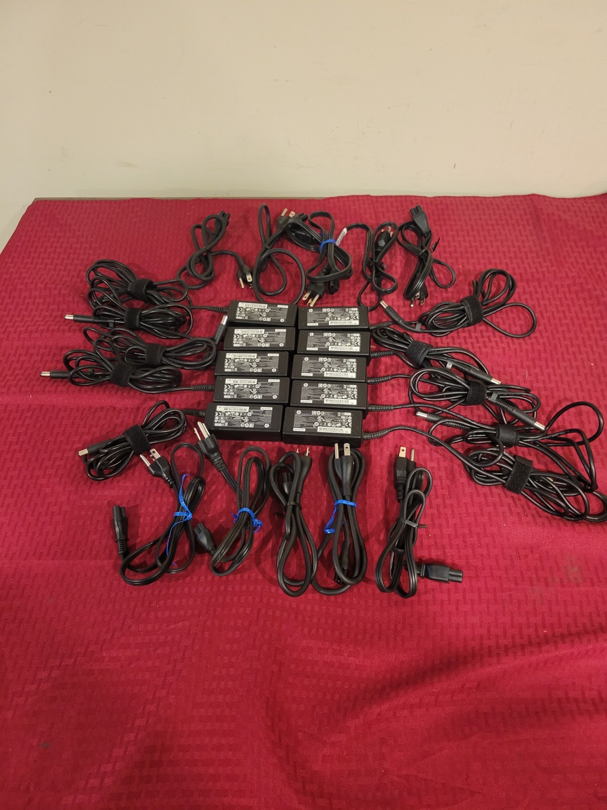 Lot of 10 HP 45W AC Adapter 19.5V 2.31A LARGE TIP WITH POWER CORD